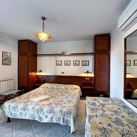 Mandel 2 By Mandel Club 4*